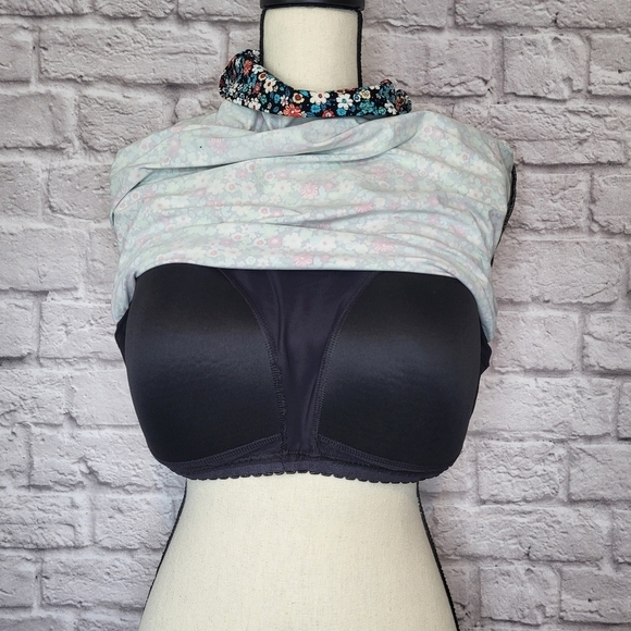 Lands' End Swim Top Black Multicolor Floral High Neck Tank Built-in Bra Size 14P - Picture 6 of 8